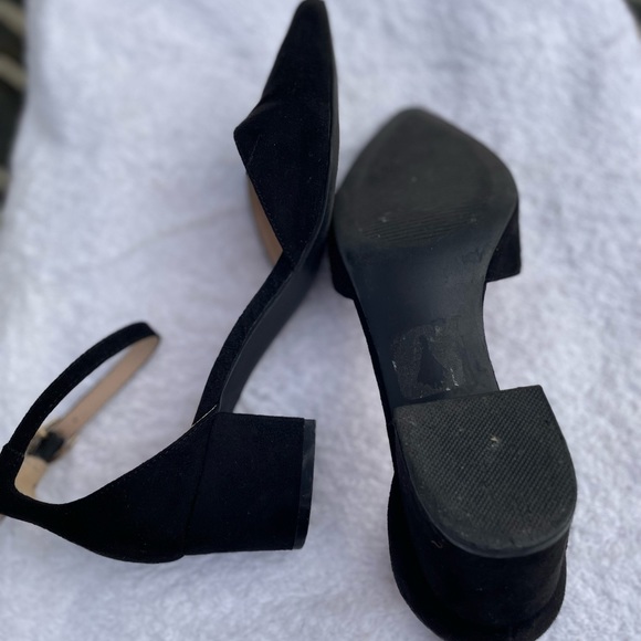 Comfort brand size 7 black low heals - Picture 7 of 7